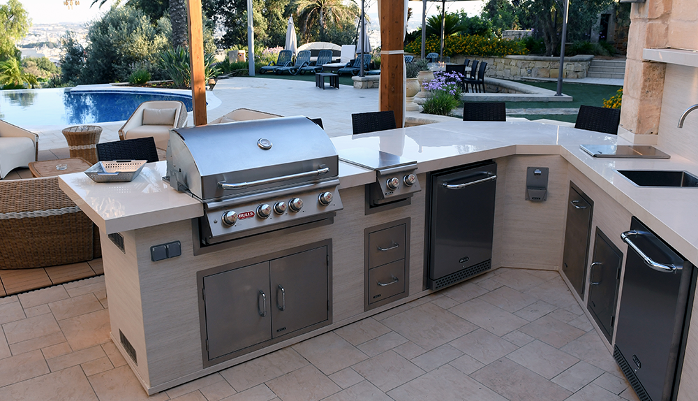 Customise Your Outdoor Kitchen with Bull BBQ Drop-In Grills